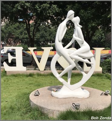 LOVE sculpture, Chongqing
